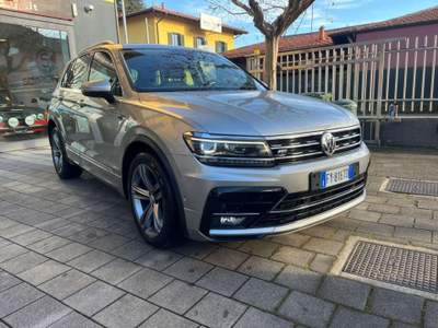 Volkswagen Tiguan 2.0 tdi R Line 150cv dsg LED/Cockpit/C19/EURO6d-Te Grigio usata Castelletto Sopra Ticino