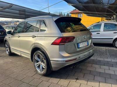 Volkswagen Tiguan 2.0 tdi R Line 150cv dsg LED/Cockpit/C19/EURO6d-Te Grigio usata Castelletto Sopra Ticino