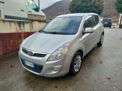 Hyundai i20 1.4 CRDi Comfort neopatentati Grigio usata SAN GIORGIO A LIRI