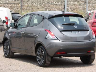 Lancia Ypsilon 1.0 FireFly 5 porte S&S Hybrid ORO VARI COLORI Blu/Azzurro usata Bernalda
