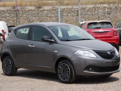 Lancia Ypsilon 1.0 FireFly 5 porte S&S Hybrid ORO VARI COLORI Blu/Azzurro usata Bernalda