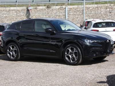 Alfa Romeo Stelvio 2.2 Turbodiesel 210 CV AT8 Q4 Sprint Nero usata Bernalda