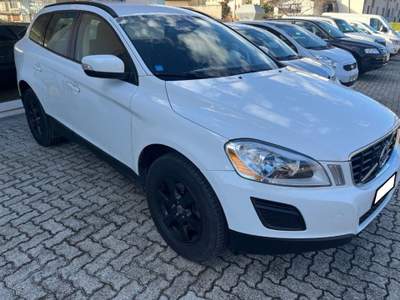 Volvo XC60 D4 AWD Geartronic Momentum Bianco usata Asiago