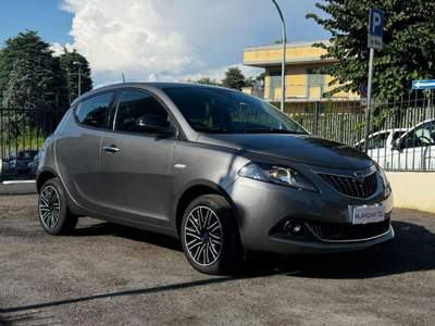 Lancia Ypsilon 1.0 FIREFLY 5P S&S HYBRID GOLD+CARPLAY+PDC+NAVI Grigio usata Grottaferrata