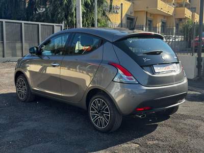 Lancia Ypsilon 1.0 FIREFLY 5P S&S HYBRID GOLD+CARPLAY+PDC+NAVI Grigio usata Grottaferrata