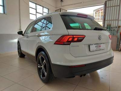 Volkswagen Tiguan 2.0 TDI SCR Executive BM Technology Bianco usata Nicosia