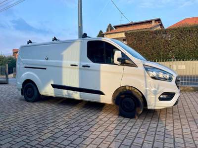 Ford Transit Custom 300 2.0 TDCi 130 MHEV L2H1 Trend FURGONE Bianco usata Cadrezzate con Osmate