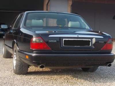 Jaguar XJ 3.2 24V Classic 211 CV Automatic Sport ASI Nero usata Reggio Emilia
