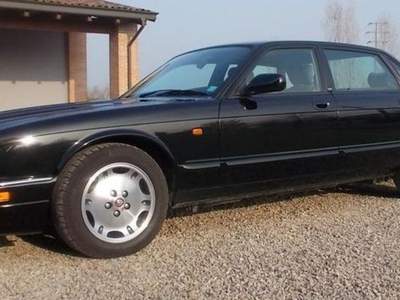 Jaguar XJ 3.2 24V Classic 211 CV Automatic Sport ASI Nero usata Reggio Emilia