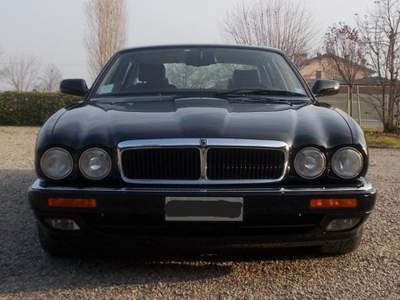 Jaguar XJ 3.2 24V Classic 211 CV Automatic Sport ASI Nero usata Reggio Emilia