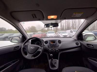 Hyundai i10 1.0 MPI Econext Advanced Bianco usata Napoli