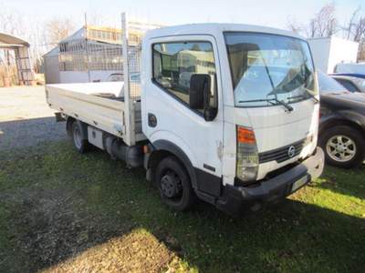Nissan Cabstar 35.12 2.5 TDI 121CV PM-RG Cabinato Bianco usata MAGENTA