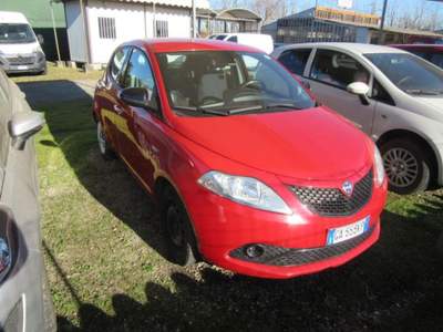 Lancia Ypsilon 1.2 69 CV 5 porte S&S Elefantino Blu Rosso usata MAGENTA