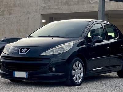 Peugeot 207 HDi 70CV 5p. Energie Nero usata Casarano