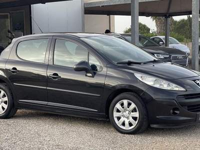 Peugeot 207 HDi 70CV 5p. Energie Nero usata Casarano