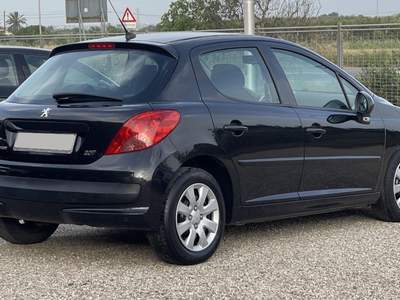 Peugeot 207 HDi 70CV 5p. Energie Nero usata Casarano