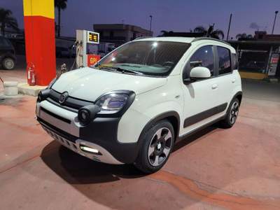 Fiat Panda 1.0 FireFly S&S Hybrid City Cross Bianco usata Quarto