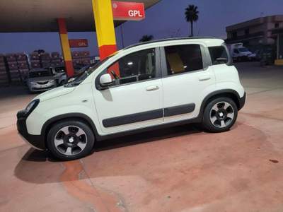 Fiat Panda 1.0 FireFly S&S Hybrid City Cross Bianco usata Quarto