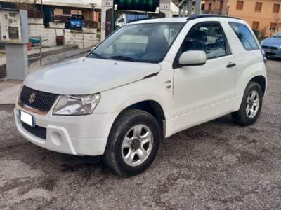 Suzuki Grand Vitara 1.9 DDiS 3 porte Bianco usata SANT'ANGELO IN VADO