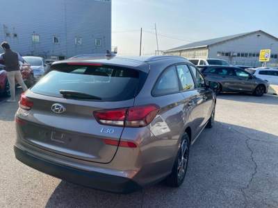 Hyundai i30 Wagon 1.6 CRDi 115 CV confort Grigio usata Treviso