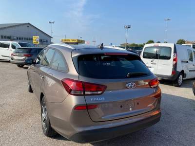 Hyundai i30 Wagon 1.6 CRDi 115 CV confort Grigio usata Treviso