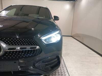 Mercedes-Benz GLA Automatic AMG Line Premium Nero usata Magenta