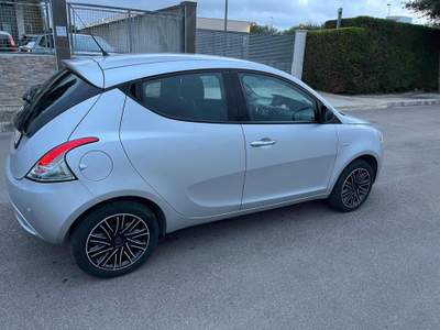 Lancia Ypsilon 1.2 69 CV 5 porte S&S Gold Grigio usata Veglie