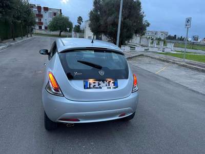 Lancia Ypsilon 1.2 69 CV 5 porte S&S Gold Grigio usata Veglie