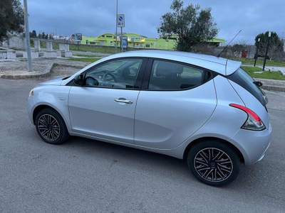 Lancia Ypsilon 1.2 69 CV 5 porte S&S Gold Grigio usata Veglie
