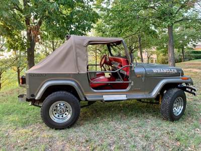 Jeep Wrangler 2.5 Laredo Verde usata Moncalvo