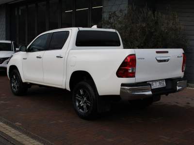 Toyota Hilux 2.4D-4D A/T 4WD Comfort "PRONTA CONSEGNA" Bianco usata Denno