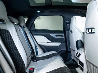 Jaguar F-Pace 5.0 V8 550 CV AWD aut. SVR usata Venezia