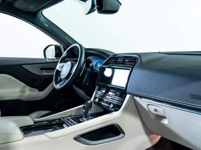 Jaguar F-Pace 5.0 V8 550 CV AWD aut. SVR usata Venezia