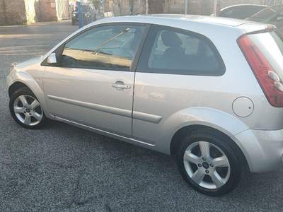 Ford Fiesta + 1.4 TDCi 3p. Argento usata Roma