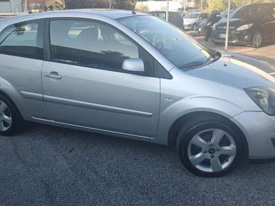 Ford Fiesta + 1.4 TDCi 3p. Argento usata Roma