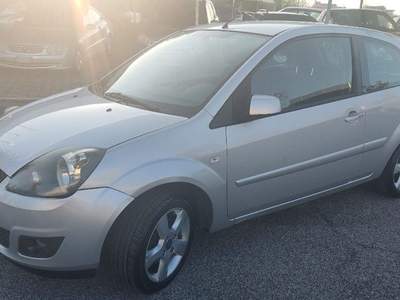 Ford Fiesta + 1.4 TDCi 3p. Argento usata Roma