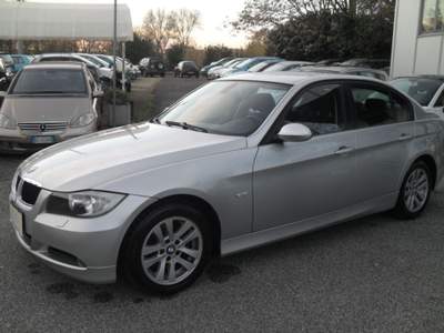 BMW Serie 3 320d d cat Futura Argento usata Roma