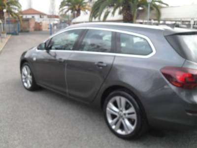 Opel Insignia 2.0 CDTI 160CV Sports Tourer aut. Cosmo Grigio usata Roma