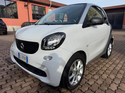 Smart ForTwo EQ Passion Bianco usata Milano