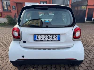 Smart ForTwo EQ Passion Bianco usata Milano