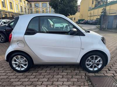 Smart ForTwo EQ Passion Bianco usata Milano