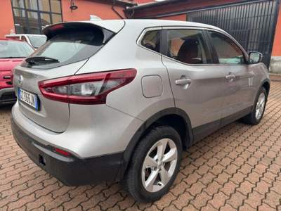 Nissan Qashqai 1.3 DIG-T 140 CV Business ''AUTOCARRO N1'' Argento usata Milano