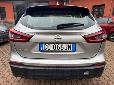 Nissan Qashqai 1.3 DIG-T 140 CV Business ''AUTOCARRO N1'' Argento usata Milano