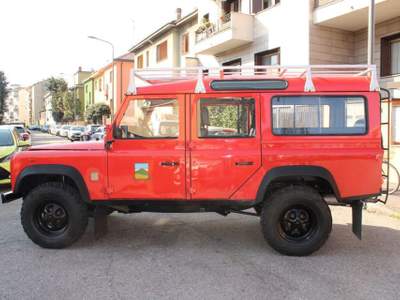 Land Rover Defender 110 BENZINA 3.5 V8 - 26.000KM ORIGINALI Rosso usata MILANO