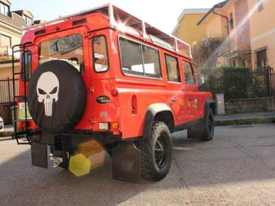 Land Rover Defender 110 BENZINA 3.5 V8 - 26.000KM ORIGINALI Rosso usata MILANO