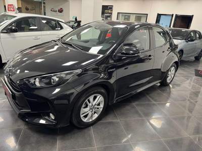 Toyota Yaris 1.0 5 porte Active Nero usata Iglesias