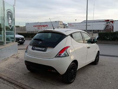 Lancia Ypsilon 1.2 69 CV 5 porte GPL Ecochic Gold  i.m Bianco usata Augusta