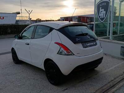 Lancia Ypsilon 1.2 69 CV 5 porte GPL Ecochic Gold  i.m Bianco usata Augusta