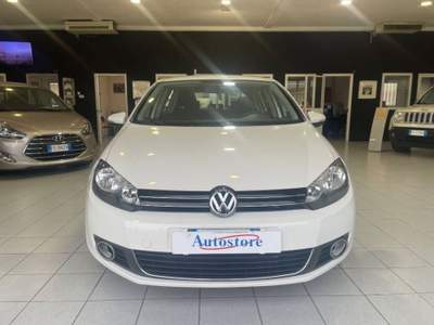 Volkswagen Golf 2.0 tdi Highline 140cv 5p dsg Bianco usata Alessandria