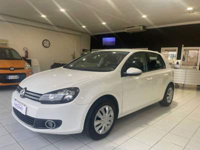 Volkswagen Golf 2.0 tdi Highline 140cv 5p dsg Bianco usata Alessandria